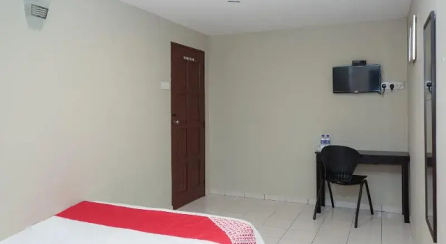 Prima Saujana Budget Hotel by Rooms