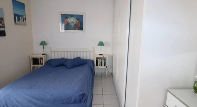 Maison Méditerranéenne 60m² avec Patio et Parking Privé, à 5min de la Plage, 3 Pièces Confortables - FR-1-307-6, Book Hotel Hotels in Camargue with a Pool, Swimming Pool