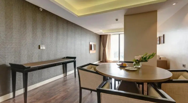 Люкс с видом на город Holiday Inn Kolkata Airport by IHG