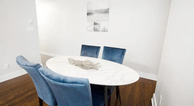 2-bedroom Suite on Corydon Ave Parking Included, Varaa Hotelli Winnipeg Manitoba