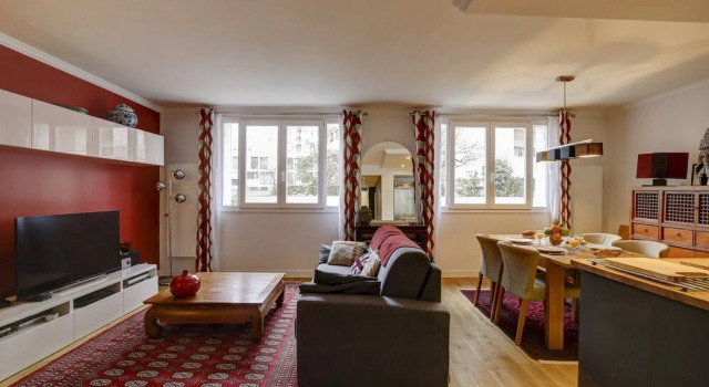 Cambronne - Eiffel Tower Apartment, Забронировать Апартаменты/квартира 7-й округ: Дом Инвалидов Париж, рядом с Espace Nadeshiko Paris France