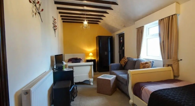 Fifth Milestone Cottage - B&B, Забронировать Отель «постель и завтрак» Бизнес-отели Англии, 4* 5*