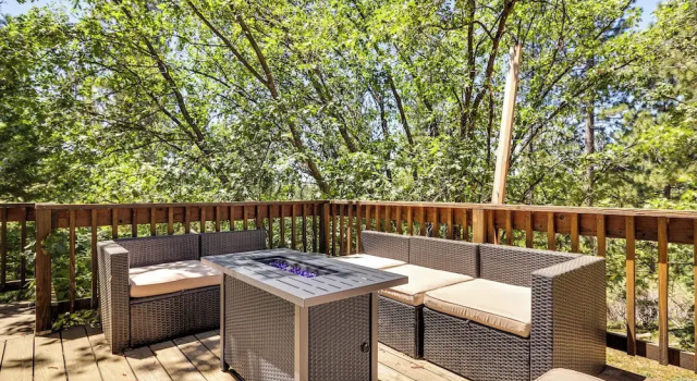 Deck & Gas Grill: Secluded Arnold Cabin Rental!, Reserva ahora Casa o chalet Arnold California