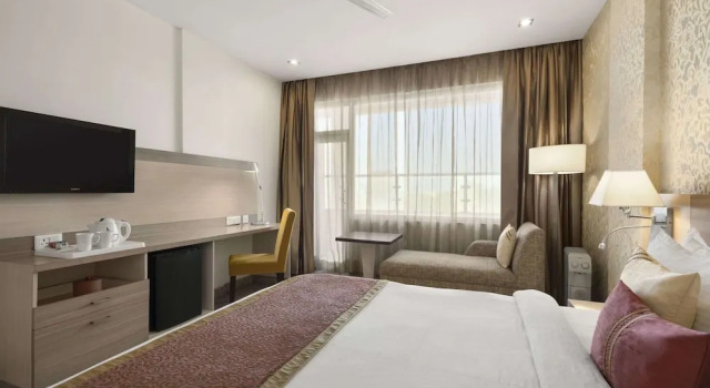 Двухместный номер Standard с балконом Days Hotel By Wyndham Neemrana