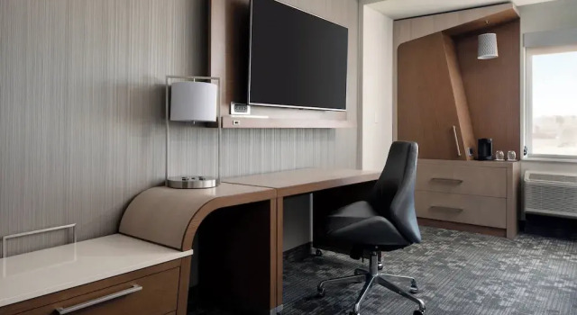 Люкс Courtyard by Marriott Loveland Fort Collins