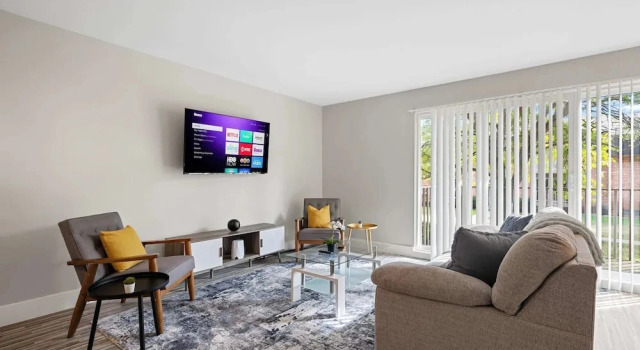 Коттедж Bright and Airy 2BR 2BA in the Heart of the City