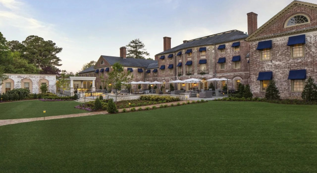 Williamsburg Inn, an official Colonial Williamsburg Hotel, Book Hotel Hoteller i Williamsburg med pool, Swimmingpool
