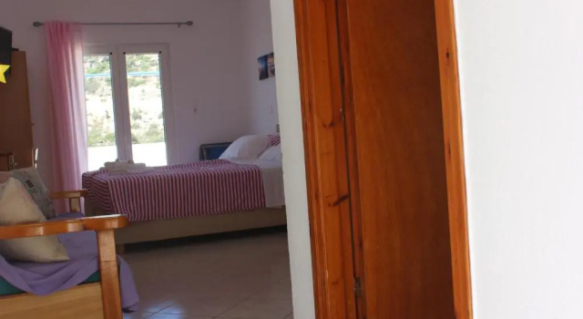 Aaron Studios Apartments
