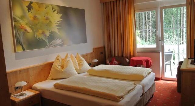 Aparthotel Gallahaus, Rezerwuj Apartamentowiec hotelowy Hotele w Tyrol z parkingiem, Parking