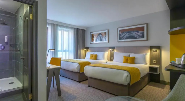 Трёхместный номер Standard Maldron Hotel Pearse Street Dublin City