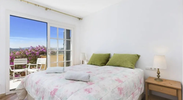 Apartment - 4 Bedrooms with Pool - 107696