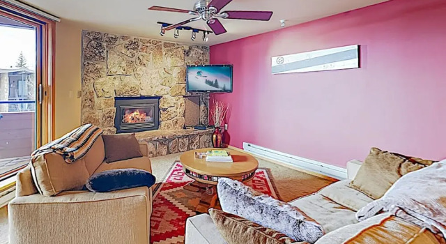 New Listing! W/ Balcony, Lake Views, Hot Tub 2 Bedroom Condo, Buchen Sie Ferienwohnung Dillon Vail-Breckenridge-Cooper