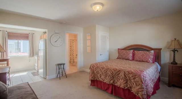 Oak Shores-Oak Shores Studio 39