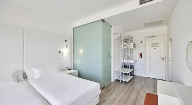 Двухместный номер Standard с видом на бассейн Hotel Astoria Playa Adults Only Sup