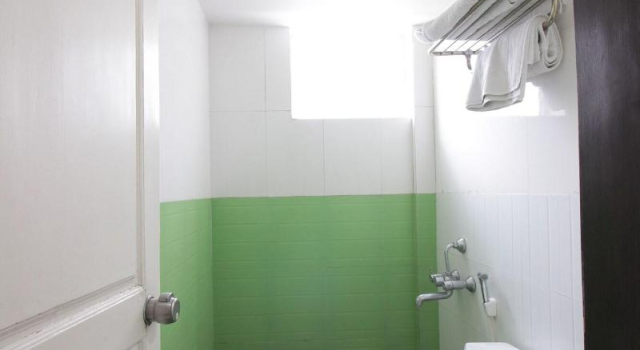 White Parrot, Забронировать Отель Отели штата Карнатаки 3 звезды, 3*