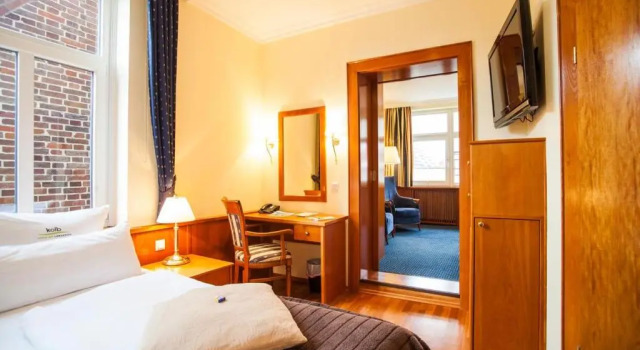 Полулюкс Hotel Mitten Mang