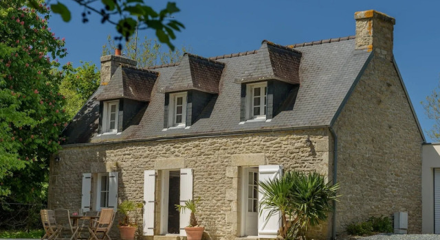 Beautiful Breton villa with private pool and large garden, 6 km from the coast, Забронировать Вилла Отели Finistère с парковкой, Парковка