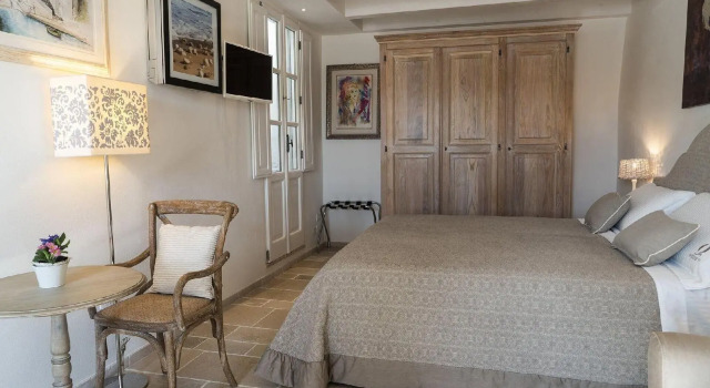 Quintessenza Luxury Domus, Забронировать Отель Отели Полиньяно-а-Маре с парковкой, рядом с Пещера монахинь, Парковка