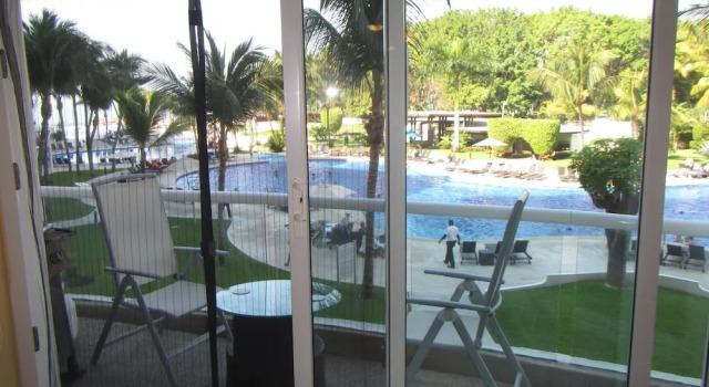 Villa Magna 1 Bedroom Tower 3 on 2nd Floor Oceanfront Sleep up to 4, Забронировать Вилла Отели Наярит с бассейном, Бассейн