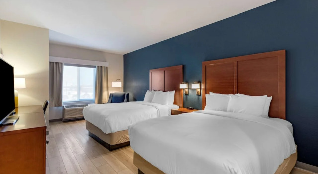 Четырёхместный номер Standard Comfort Inn & Suites Bennett