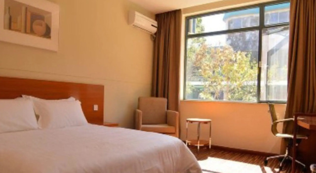 Номер Business Jinjiang Inn Select Yantai Penglaige
