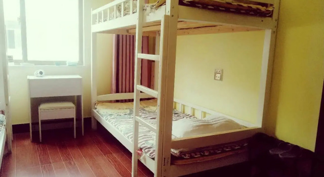 Кровать в общем номере (мужской номер) The One Youth Hostel