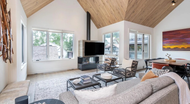 Loft House 101 AT Transfer by Exceptional Stays
