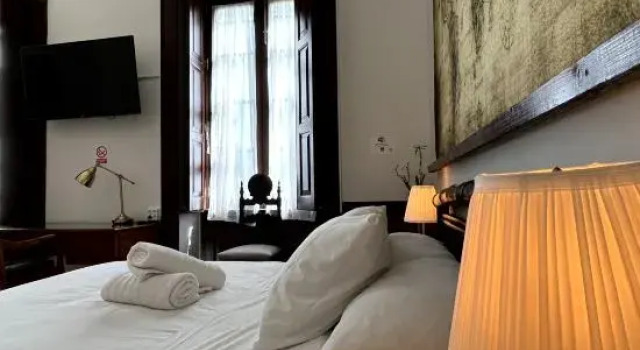 Трёхместный номер Standard с балконом Santa Ana Suite & Rooms