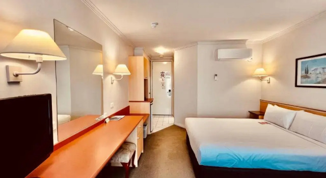 Двухместный номер Standard The Waverley International Hotel