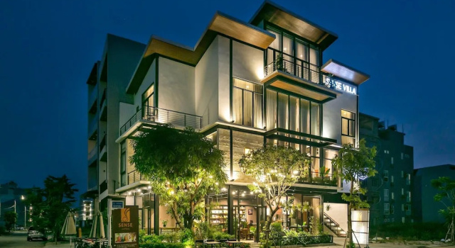Modern 4-bdr Villa Foosball Dart Cafe Walk to My Khe Beach, Prenota Villa Da Nang Da Nang