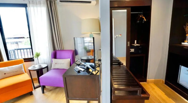 Трёхместный номер Deluxe с балконом Hotel De Bangkok