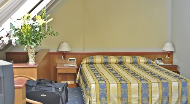 Hotel Lloyd, Забронировать Отель Отели Милана 4 звезды, рядом с Музео дель Новеченто, 4*