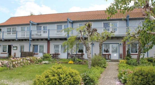 Furnished Apartment Near the Beach, Забронировать Апартаменты/квартира Отели Остзебад-Рерик с завтраком, Завтраки