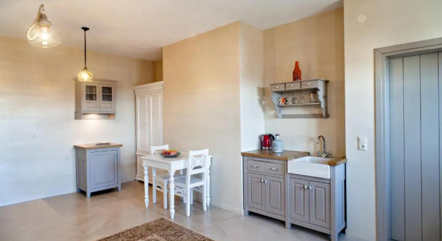 Студия Haones Suites