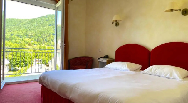 Двухместный номер Superior с балконом Hotel Beauséjour