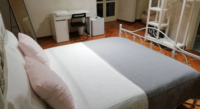 Naples Dome Suites, Забронировать Отель Отели Неаполя с парковкой, рядом с Кафедральный собор Неаполя, Парковка