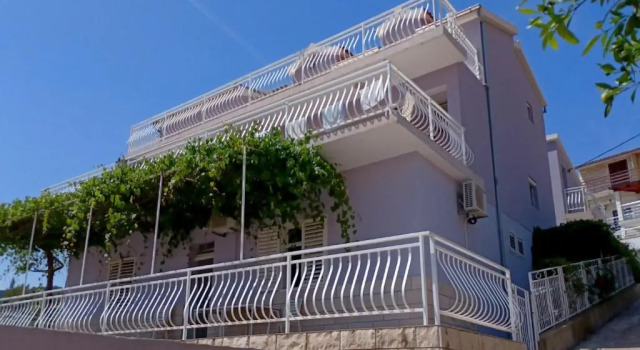 Bertie\s Lodge, Prenota Appartamento Brna 