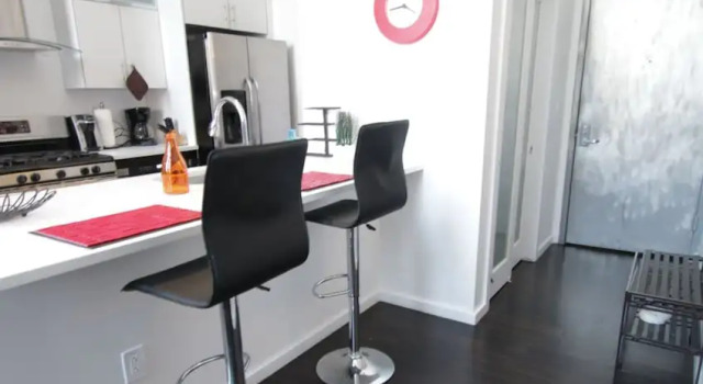 Апартаменты Luxury Renaissance Properties - 728 Market Street