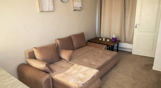 Коттедж 3 Bed Home - Sleeps 8 - Stoke City fc - Parking