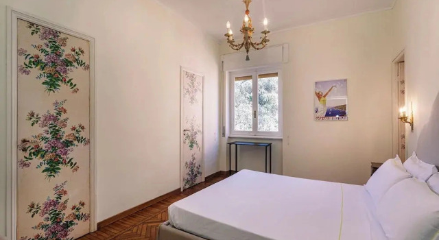 Charming Balcony Apartment by Wonderful Italy