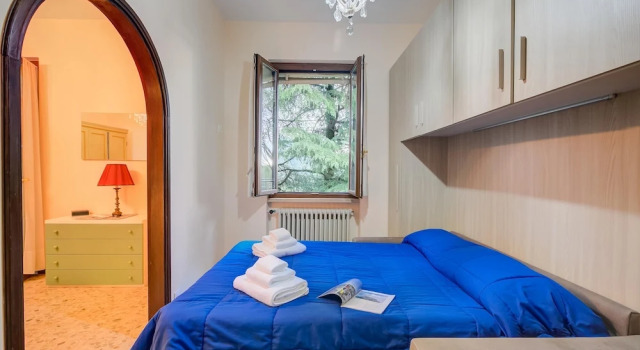Вилла Villa Alberti 900m from Garda lake with Garden