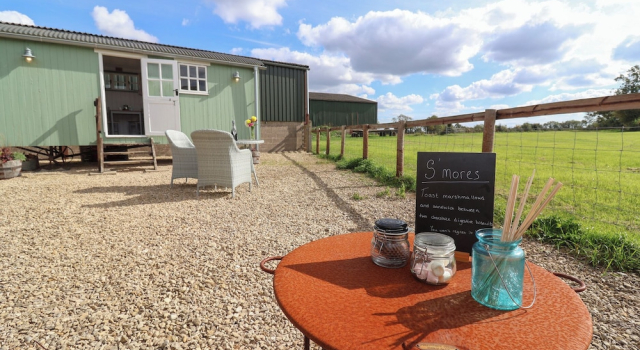 The Shepherds Hut, Buchen Sie Ferienhaus Corsham Wiltshire