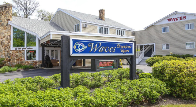 Waves Oceanfront Resort, Varaa Lomakeskus Hotellit New England uima-altaalla, Uima-allas