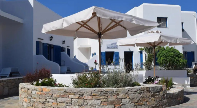 Paraporti, Prenota Hotel Chora Folegandros 