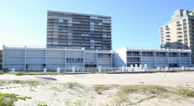 Breakers Unit #307 2 Bedroom Condo by RedAwning, Rezerwuj Hotel Hotele w Padre Island z basenem, Basen