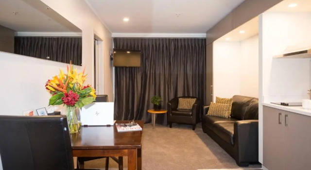 Апартаменты Quest on Johnston Serviced Apartments