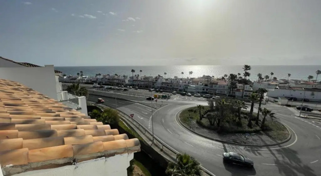 Precioso ático, nuevo, a 50m de la playa, Manilva, Забронировать Отель Манилва Коста-дель-Соль, рядом с Пунта-де-Кульера-бич