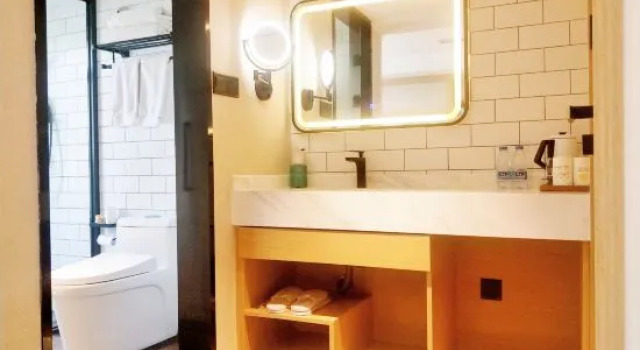 Люкс Deluxe Qianggie Hotel Shanghai Weining Road subway station