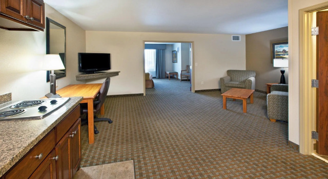Двухместный люкс c 1 комнатой Holiday Inn Express & Suites Sioux Falls Southwest by IHG