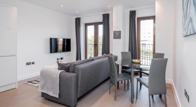 Lovely 1 Bedroom City Apartment , 5 mins Walk to the Station - 18mins to Central London, Free WiFi, Κράτηση Διαμέρισμα St Albans Hertfordshire